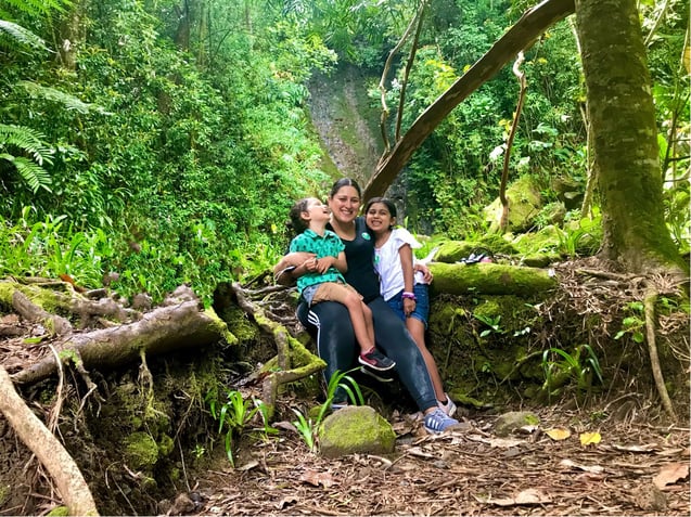 Elizabeth Almanza HawaiiPicture